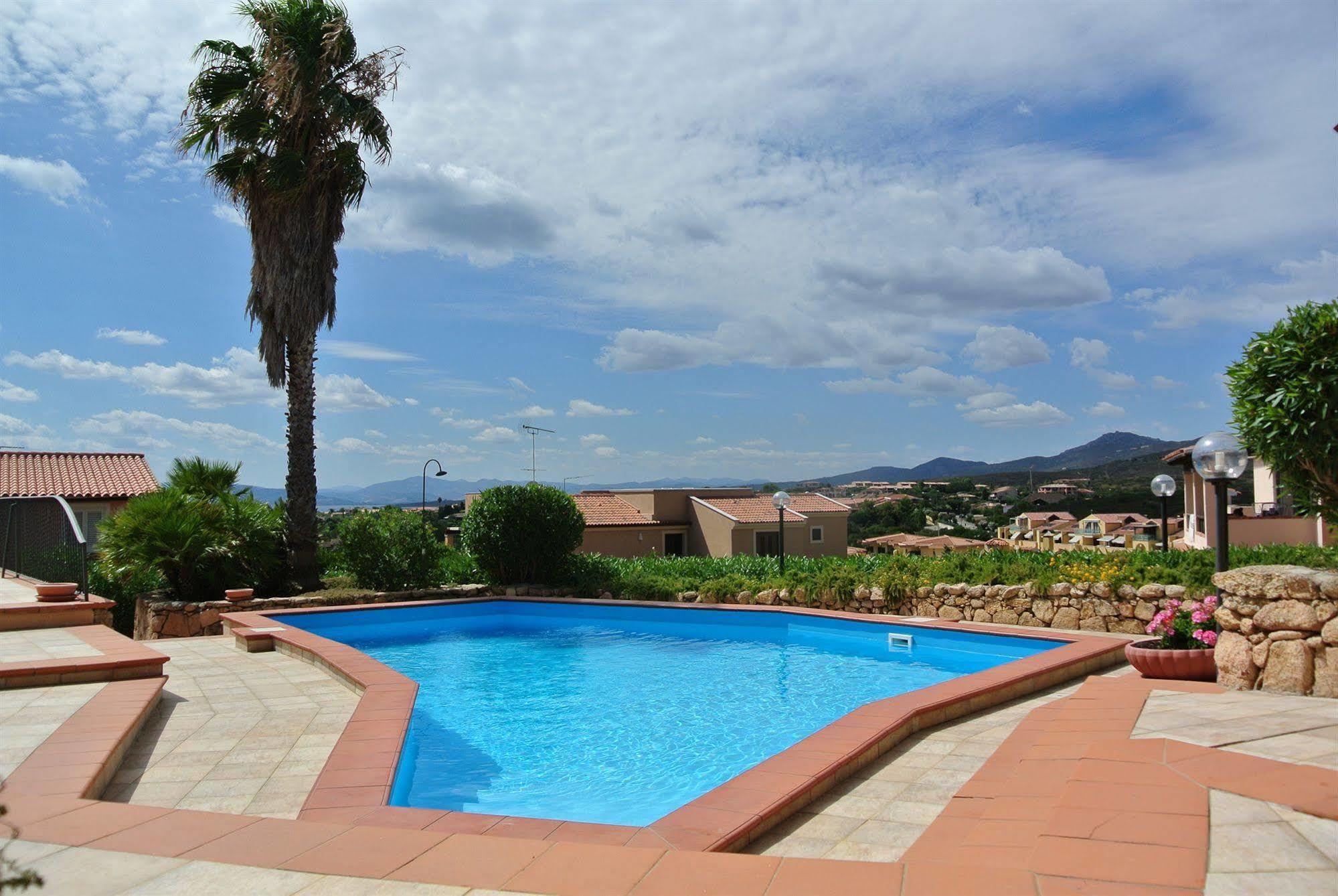 Sardinia Blu Residence Golfo Aranci Exterior photo